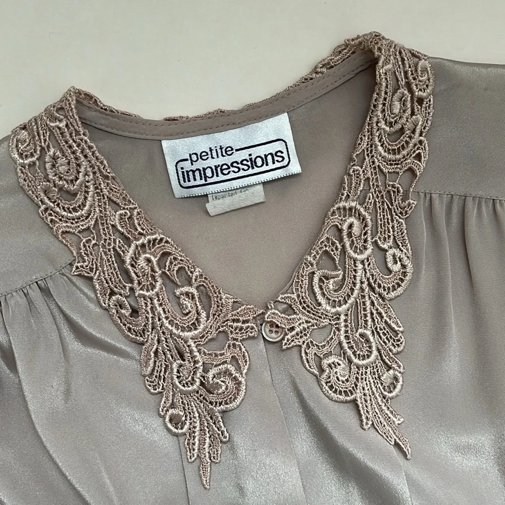Vintage Tan Embroidered Collar Pleated Front Hidden Button Down Blouse 8P - Picture 4 of 11